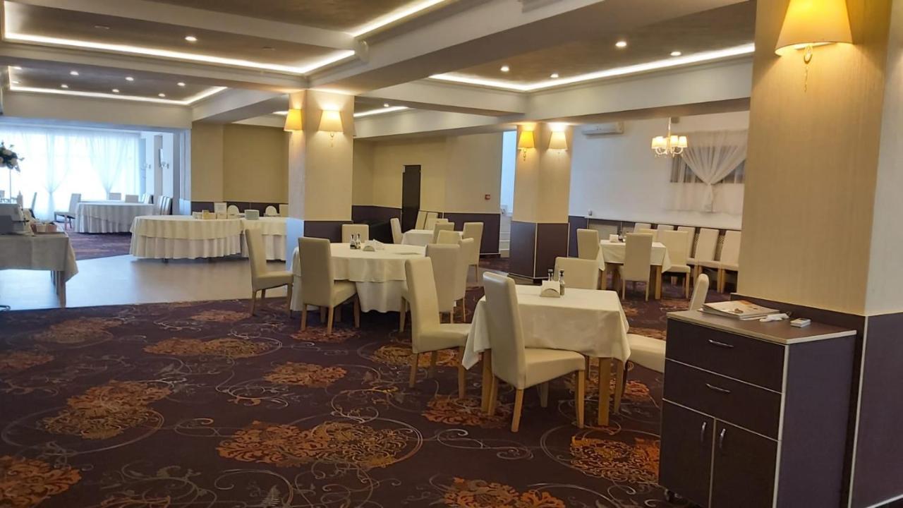 Târgu Jiu Hotel Story מראה חיצוני תמונה