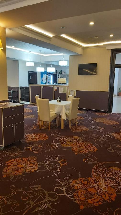 Târgu Jiu Hotel Story מראה חיצוני תמונה