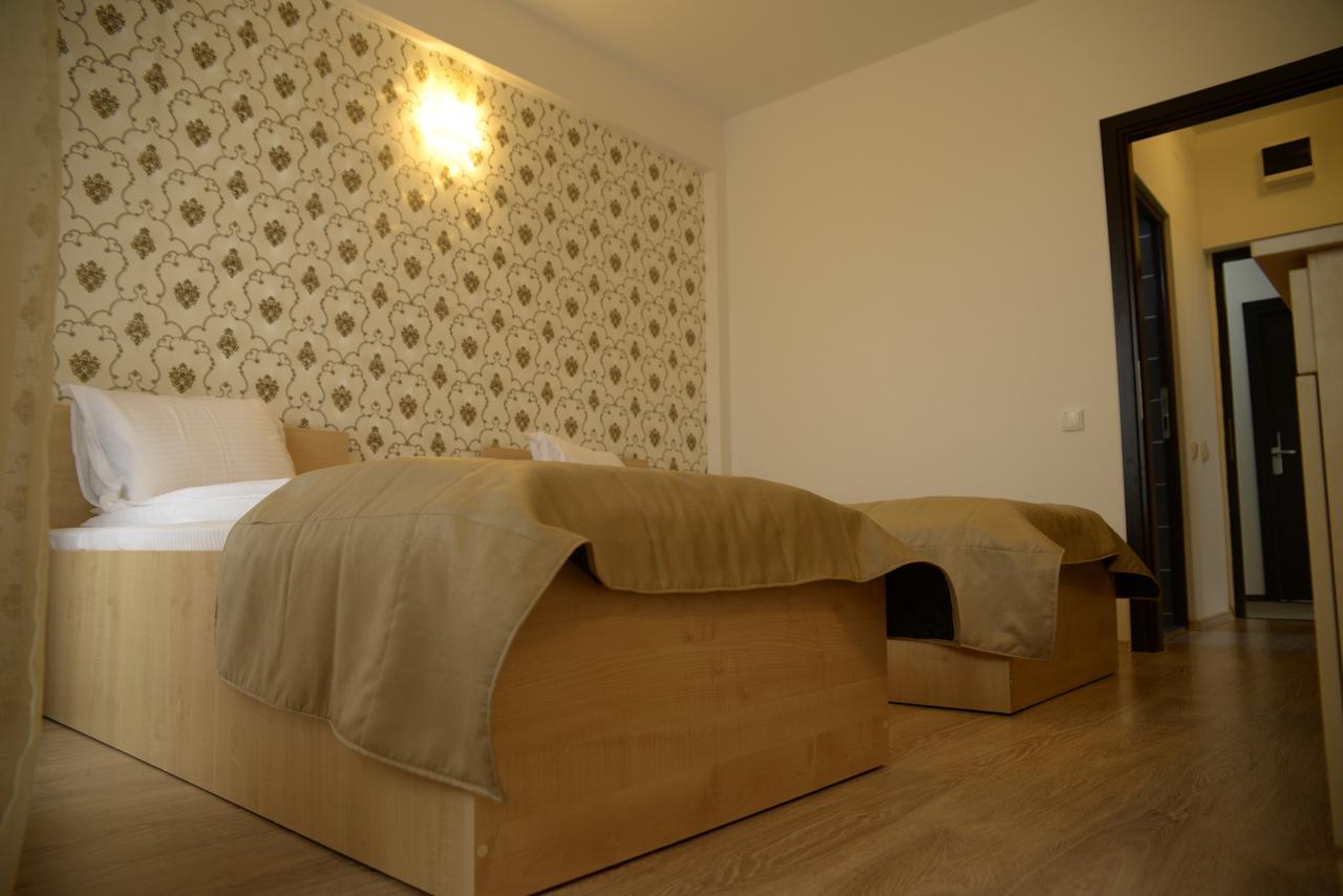 Târgu Jiu Hotel Story מראה חיצוני תמונה