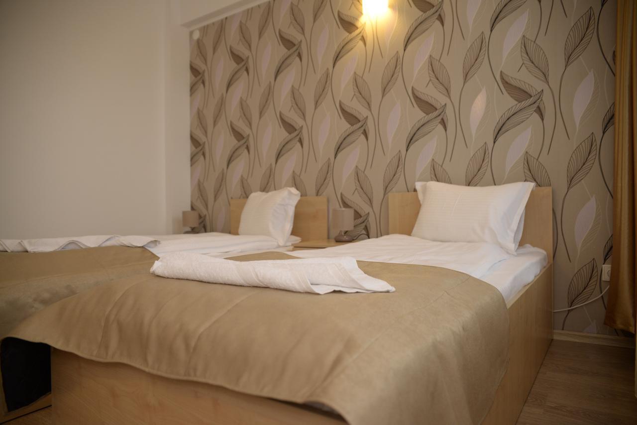 Târgu Jiu Hotel Story מראה חיצוני תמונה