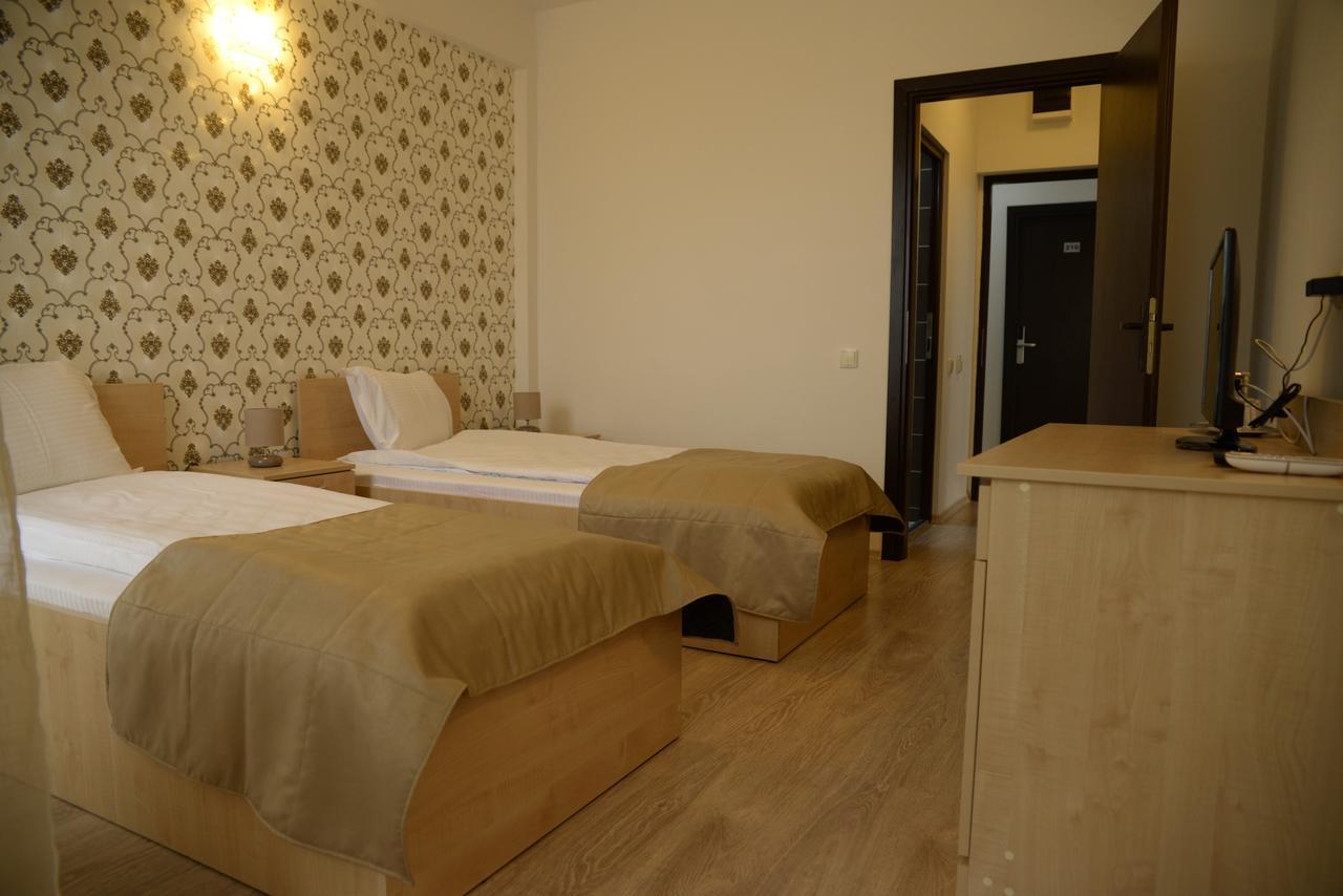 Târgu Jiu Hotel Story מראה חיצוני תמונה